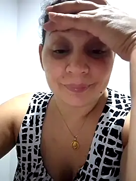 Snapshot of MirandaSoto chatting on 03/08/25, 06:21 MirandaSoto online show from 03/08/25, 06:21