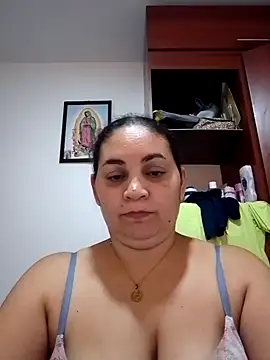 Snapshot of MirandaSoto chatting on 03/09/25, 05:06 MirandaSoto online show from 03/09/25, 05:06