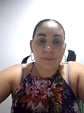 Snapshot of MirandaSoto chatting on 03/11/25, 03:26 MirandaSoto online show from 03/11/25, 03:26