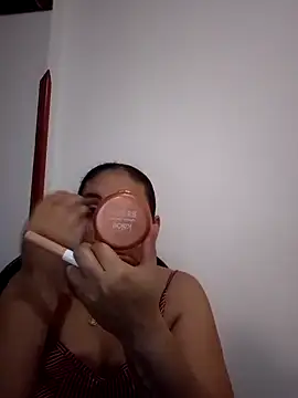 Snapshot of MirandaSoto chatting on 03/13/25, 01:18 MirandaSoto online show from 03/13/25, 01:18