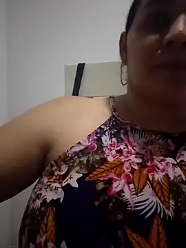 Snapshot of MirandaSoto chatting on 03/18/25, 03:42 MirandaSoto online show from 03/18/25, 03:42