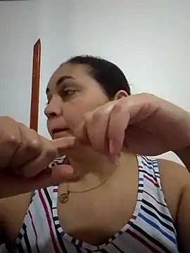 Snapshot of MirandaSoto chatting on 03/18/25, 07:42 MirandaSoto online show from 03/18/25, 07:42