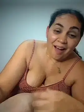 Snapshot of MirandaSoto chatting on 03/20/25, 02:42 MirandaSoto online show from 03/20/25, 02:42