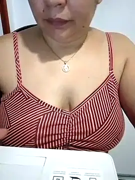 Snapshot of MirandaSoto chatting on 03/20/25, 11:34 MirandaSoto online show from 03/20/25, 11:34