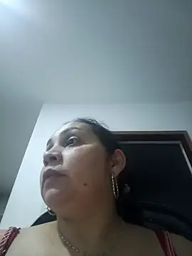 Snapshot of MirandaSoto chatting on 09/10/25, 03:39 MirandaSoto online show from 09/10/25, 03:39