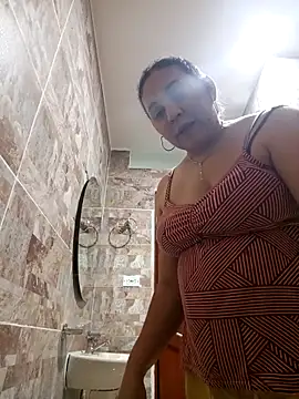 Snapshot of MirandaSoto chatting on 09/12/25, 03:17 MirandaSoto online show from 09/12/25, 03:17