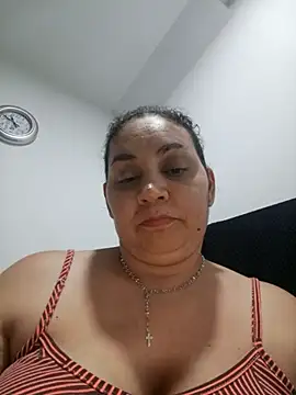 Snapshot of MirandaSoto chatting on 09/23/25, 03:42 MirandaSoto online show from 09/23/25, 03:42