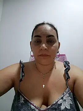 Snapshot of MirandaSoto chatting on 09/29/25, 02:38 MirandaSoto online show from 09/29/25, 02:38