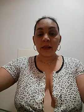 Snapshot of MirandaSoto chatting on 12/03/25, 04:09 MirandaSoto online show from 12/03/25, 04:09