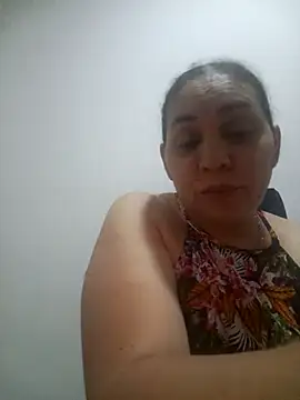 Snapshot of MirandaSoto chatting on 12/04/25, 04:00 MirandaSoto online show from 12/04/25, 04:00