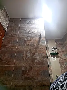 Snapshot of MirandaSoto chatting on 12/14/25, 04:40 MirandaSoto online show from 12/14/25, 04:40