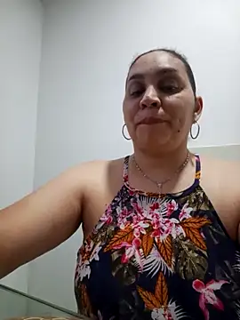 Snapshot of MirandaSoto chatting on 12/18/25, 03:56 MirandaSoto online show from 12/18/25, 03:56