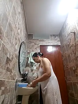 Snapshot of MirandaSoto chatting on 01/18/26, 10:46 MirandaSoto online show from 01/18/26, 10:46