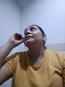 Snapshot of MirandaSoto chatting on 02/05/26, 03:44 MirandaSoto online show from 02/05/26, 03:44