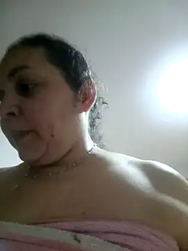 Snapshot of MirandaSoto chatting on 02/21/26, 03:02 MirandaSoto online show from 02/21/26, 03:02