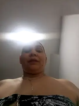 Snapshot of MirandaSoto chatting on 02/27/26, 03:28 MirandaSoto online show from 02/27/26, 03:28