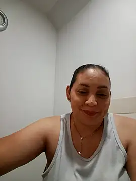 MirandaSoto online show from 05/05/26, 03:25