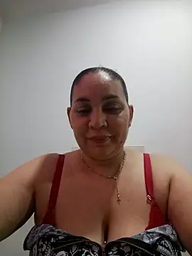 MirandaSoto online show from 05/06/26, 03:57