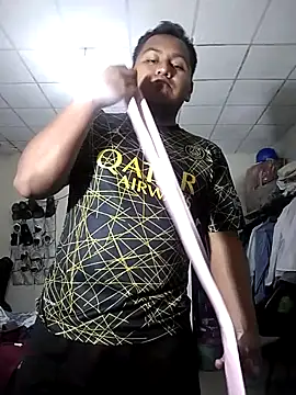 Snapshot of R1ch_Daddy chatting on 03/10/25, 05:33 R1ch Daddy online show from 03/10/25, 05:33