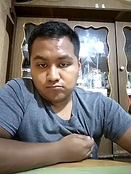 Snapshot of R1ch_Daddy chatting on 11/05/25, 03:39 R1ch Daddy online show from 11/05/25, 03:39