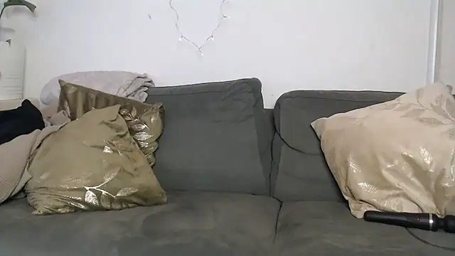 IntiMia online show from 12/19/24, 04:02