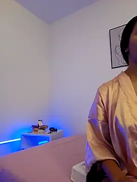 VictoriaEvaans  online show from 11/12/25, 10:41