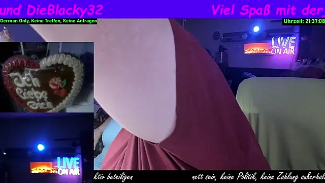 Snapshot of der_alex38 chatting on 09/19/25, 07:36 der alex38 online show from 09/19/25, 07:36