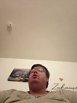 Snapshot of der_alex38 chatting on 02/24/26, 07:45 der alex38 online show from 02/24/26, 07:45