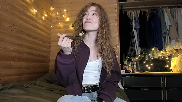 such juicee online show from 02/03/25, 07:21