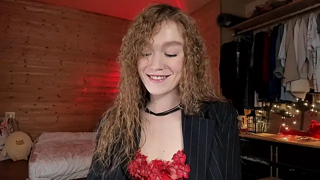 such juicee online show from 02/11/25, 04:13