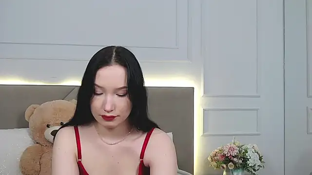 LeilaLow online show from 01/04/25, 12:16