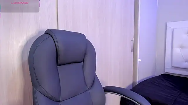 nicole  parker1 online show from 02/27/26, 01:33