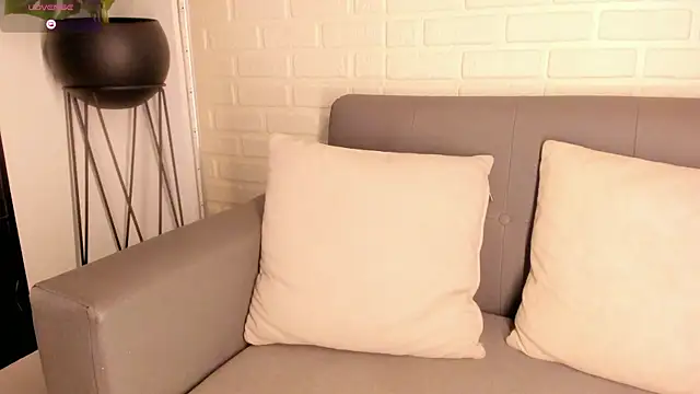 karina gomez 18 online show from 03/09/25, 02:50