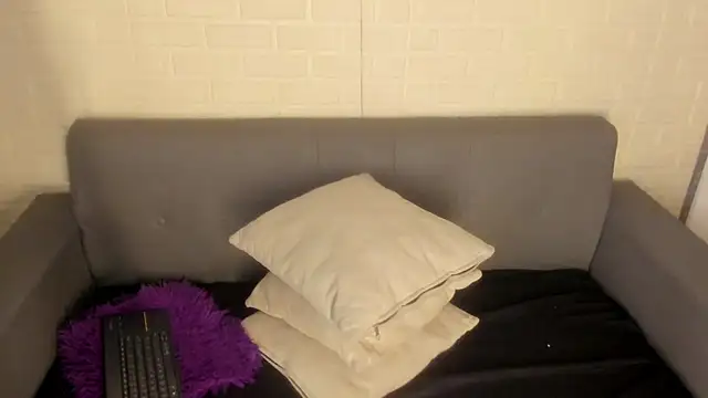 karina gomez 18 online show from 12/14/25, 12:32