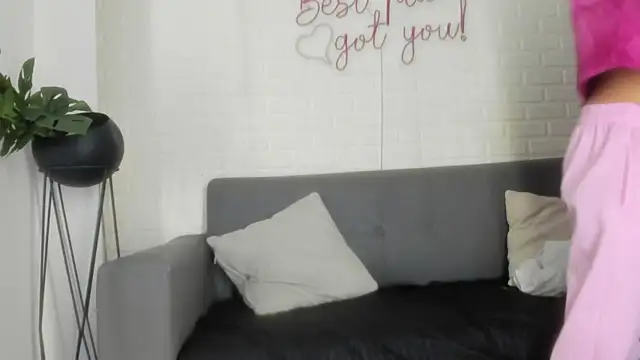 Snapshot of karina_gomez_18 chatting on 02/17/26, 11:29 karina gomez 18 online show from 02/17/26, 11:29