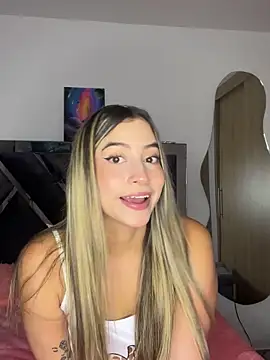 Issabela G1 online show from 09/17/25, 11:39