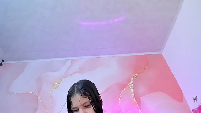 Snapshot of Bella__sweet chatting on 01/24/25, 06:35 Bella sweet online show from 01/24/25, 06:35