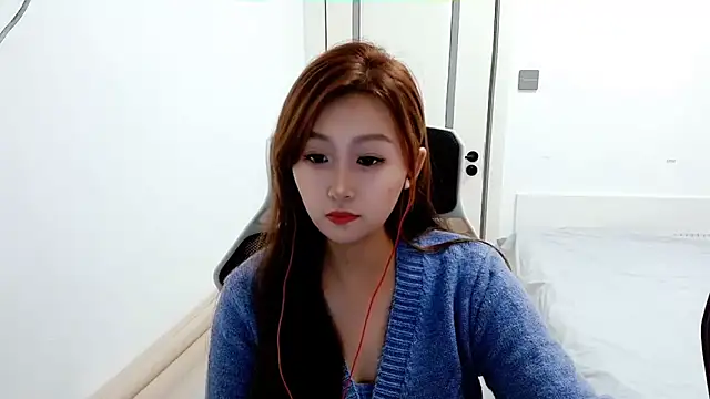 Snapshot of zhenzhen999 chatting on 10/25/25, 09:39 zhenzhen999 online show from 10/25/25, 09:39