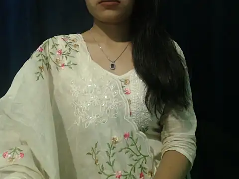 Yashi online show from 04/11/26, 03:16