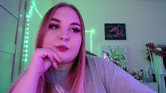 Snapshot of Greeenfriends6969 chatting on 01/12/25, 10:01 Greeenfriends6969 online show from 01/12/25, 10:01