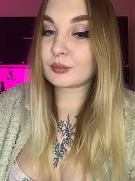 Snapshot of Greeenfriends6969 chatting on 01/15/25, 12:30 Greeenfriends6969 online show from 01/15/25, 12:30