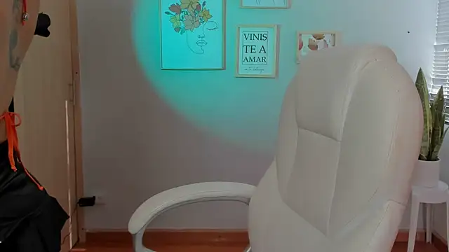 Elena Ruiz online show from 01/29/25, 09:07