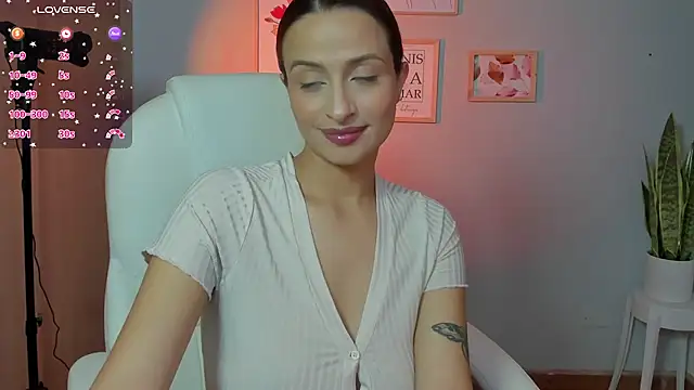 Elena Ruiz online show from 02/22/25, 11:46