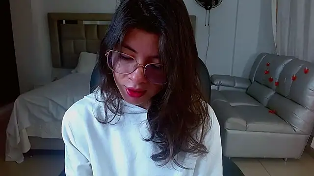 zoecruzz online show from 03/24/26, 02:00