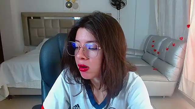 zoecruzz online show from 03/26/26, 02:11