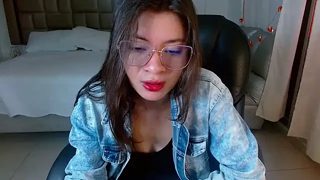 zoecruzz online show from 04/05/26, 01:30