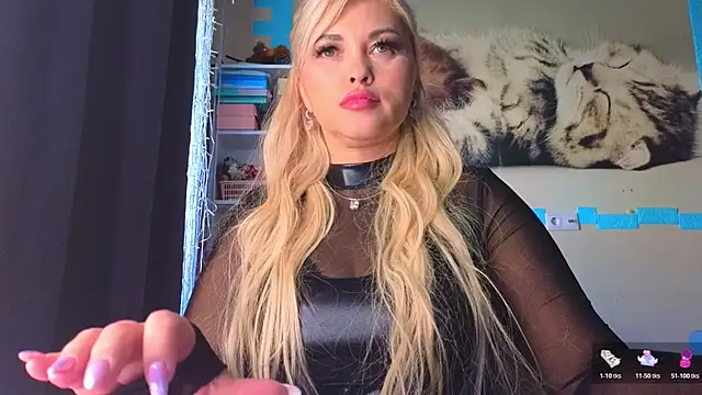 Snapshot of Snow_Goddess chatting on 05/17/26, 01:58 Snow Goddess online show from 05/17/26, 01:58
