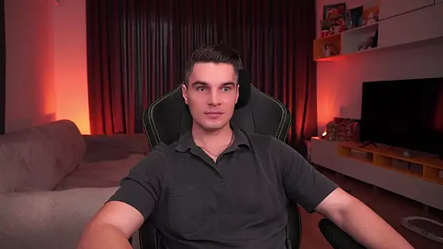 Snapshot of billypassion chatting on 01/25/25, 08:21 billypassion online show from 01/25/25, 08:21