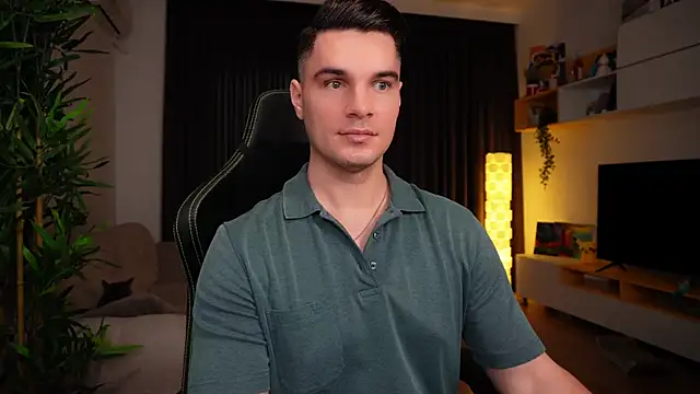 Snapshot of billypassion chatting on 02/15/25, 08:33 billypassion online show from 02/15/25, 08:33