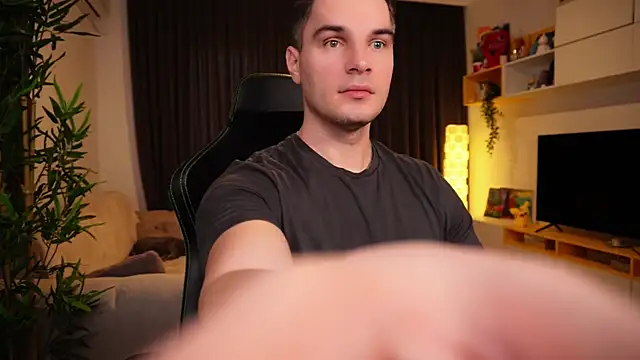 Snapshot of billypassion chatting on 03/02/25, 06:05 billypassion online show from 03/02/25, 06:05